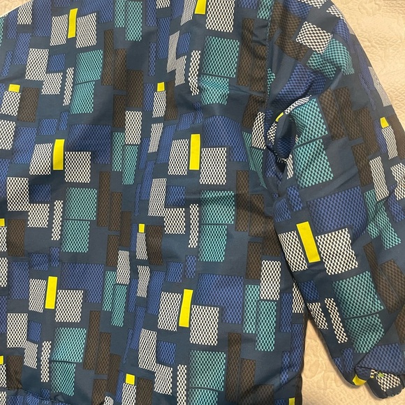 Geometric Patterned Jacket - Picture 11 of 12